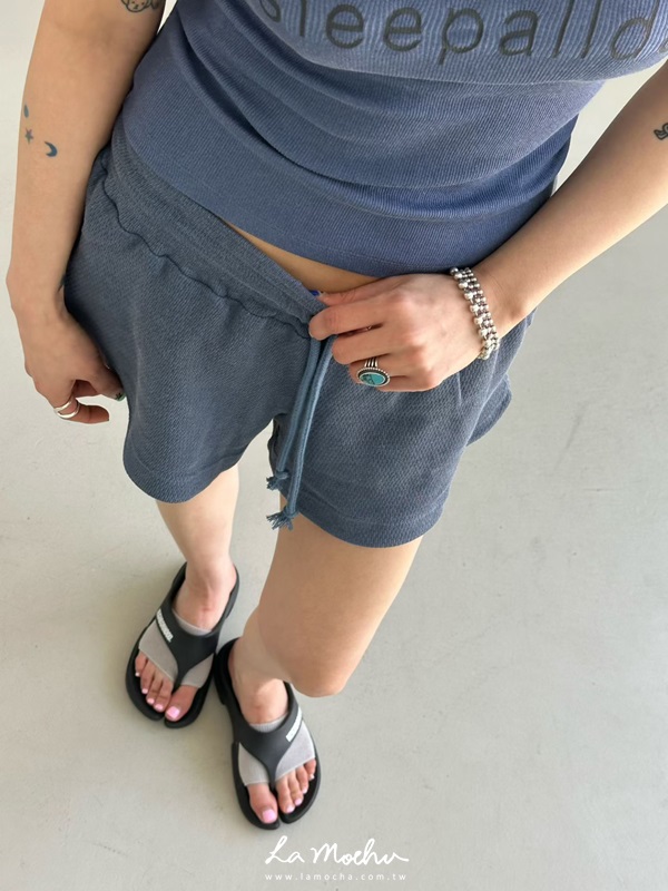 側開衩水洗棉短褲